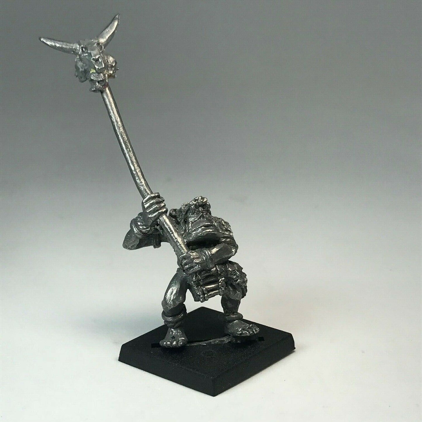 Metal Classic Savage Orc Standard Bearer Command - Warhammer Fantasy X6692