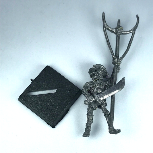 Metal Classic Undead Skeleton Warrior Standard Bearer - Warhammer Fantasy X11248