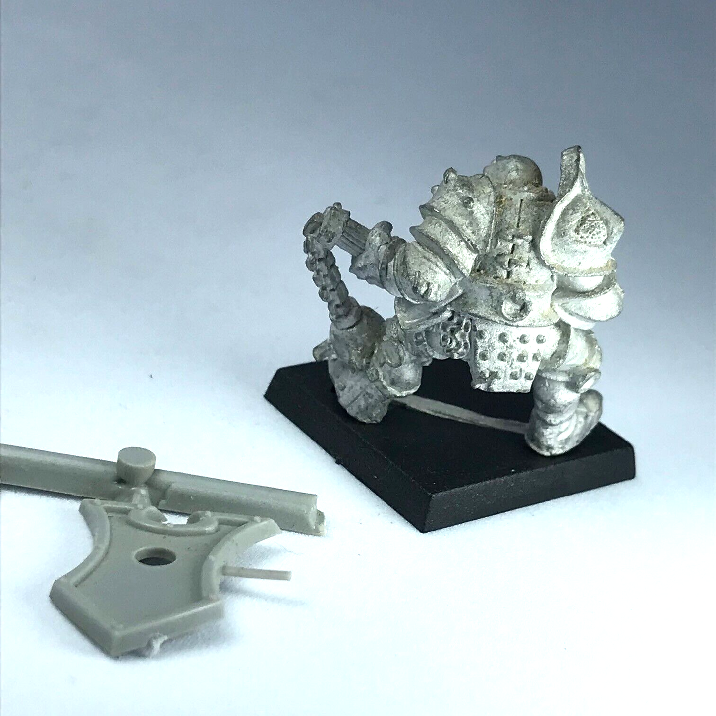 Classic Chaos Armoured Warrior - Dated 1988 - Citadel Warhammer Fantasy X377