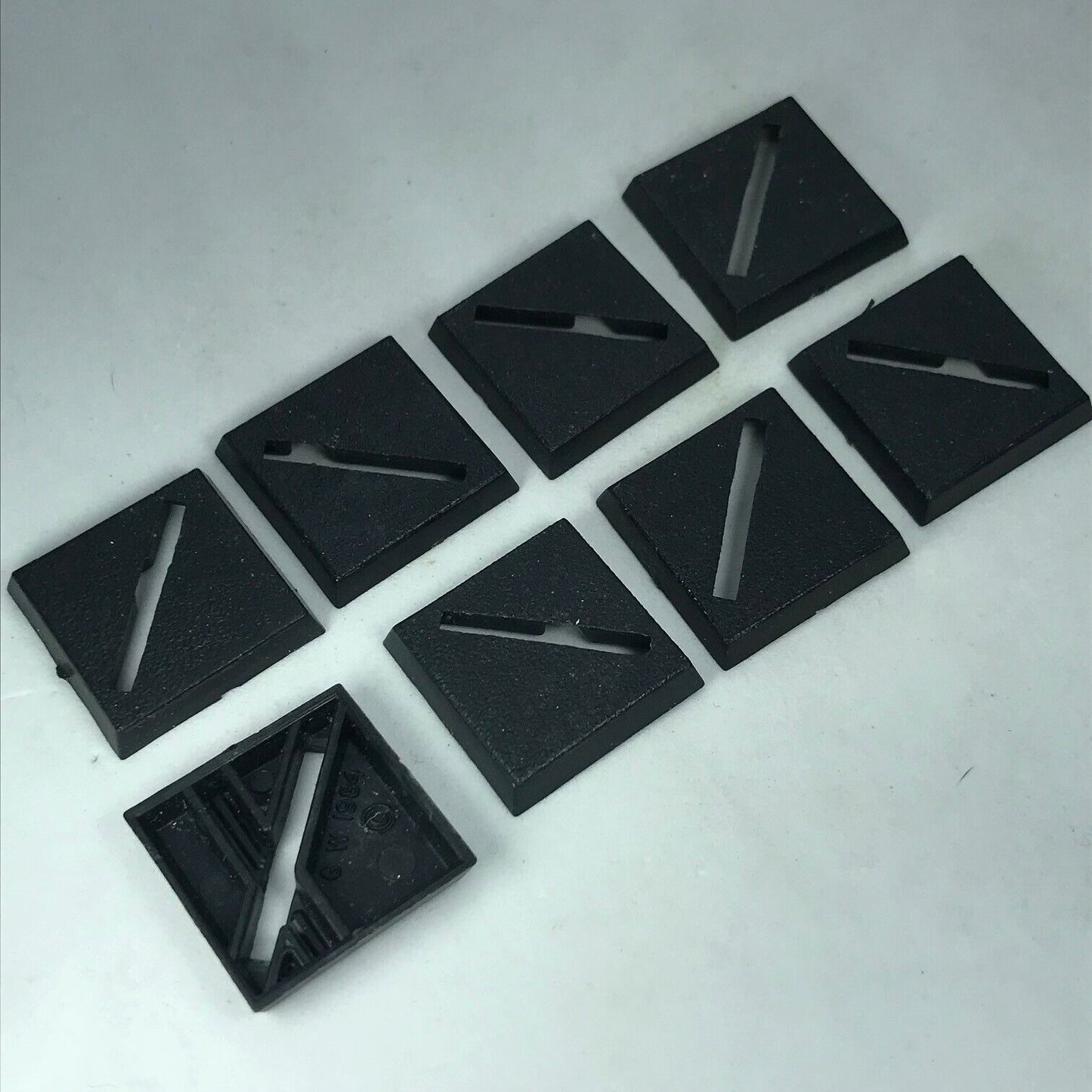 GW Original 20mm Square Bases X8 - Dated 1984 - Warhammer Fantasy X596