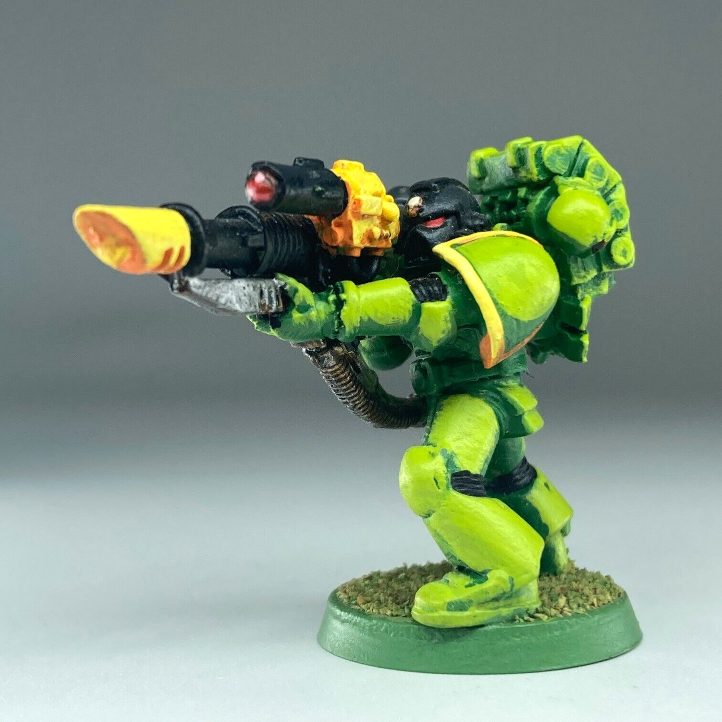 Space Marine with Lascannon - 2nd Ed - Painted - Warhammer 40K Part Metal X13708