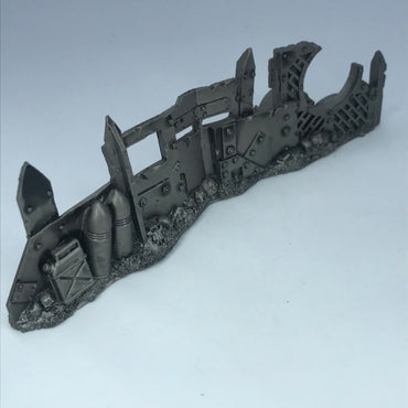 Wall Barricade Urban Scenery - Model for Scale only - Warhammer 40K C2956