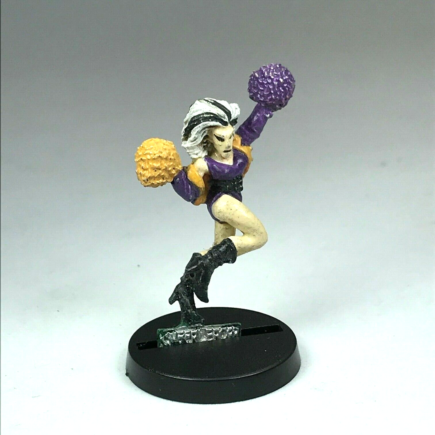 Classic Metal Blood Bowl Cheerleader Painted - Warhammer Bloodbowl X5776