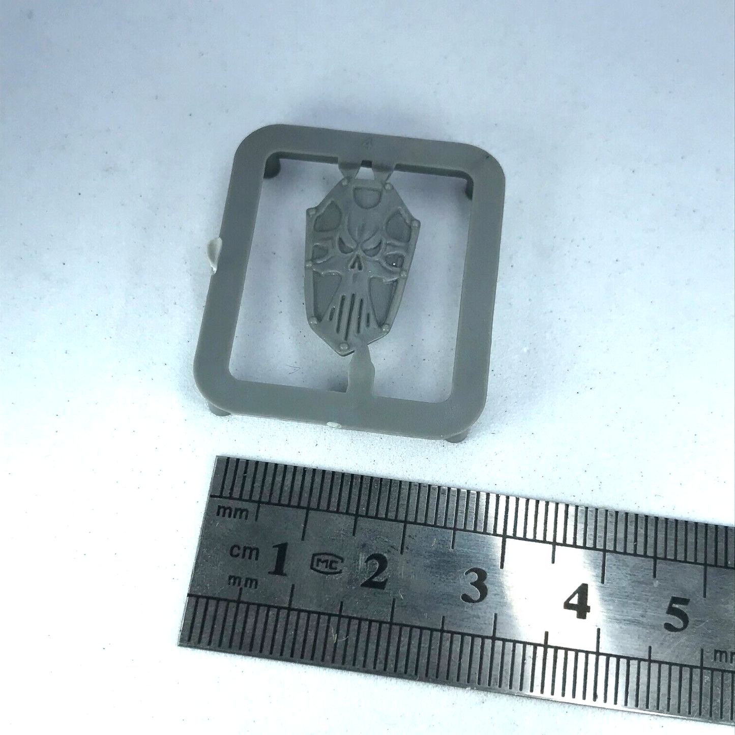 Classic Chaos Knight Warrior of Chaos Shield Sprue - Warhammer Fantasy Y29