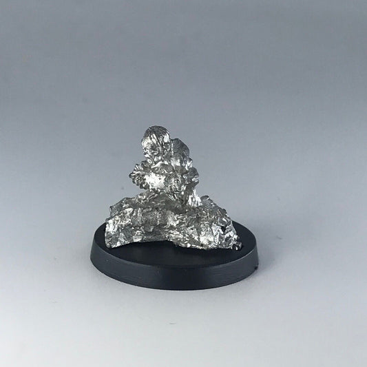 Gollum on Rock LOTR - Warhammer / Lord of the Rings Metal X740