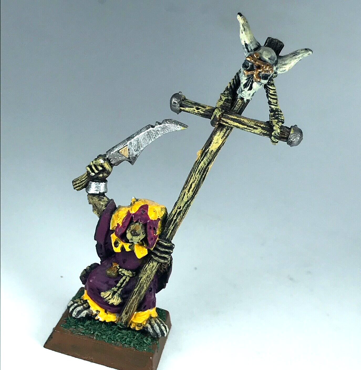 Skaven Plague Monk Standard Bearer - Warhammer Fantasy Classic Metal X5683