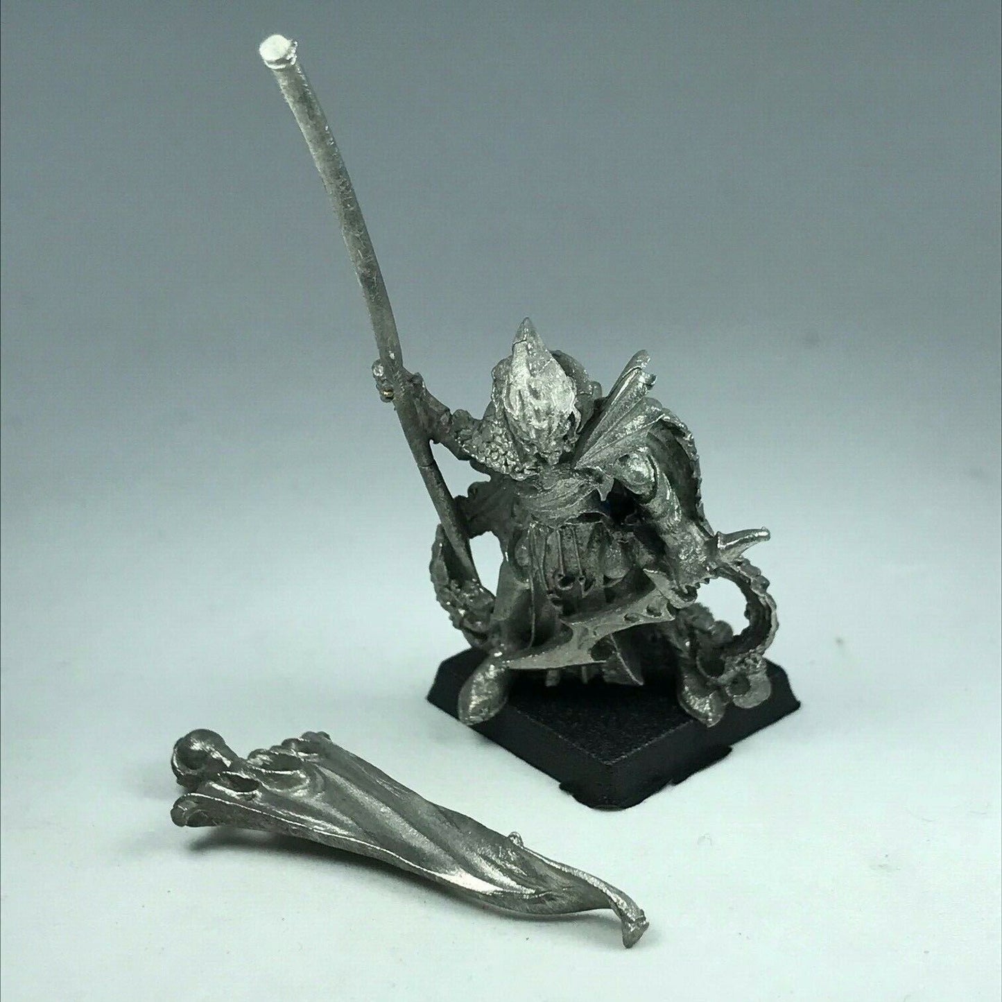 Metal Corsair Standard Bearer Dark Elves Elf - Warhammer Fantasy X6032