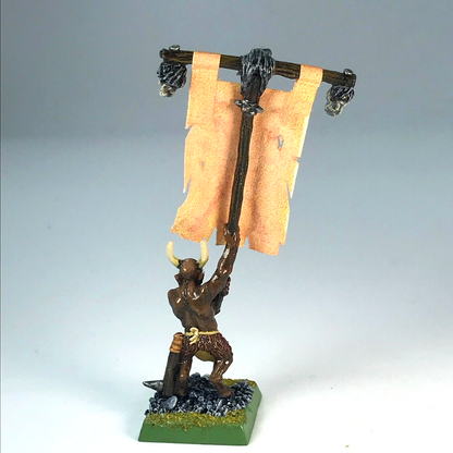 Ungor Standard Bearer Beastmen - Warhammer Fantasy Classic Metal Painted C416