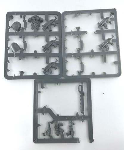 Space Marines Weapons on Sprue - Warhammer 40K Games Workshop Classic C4248