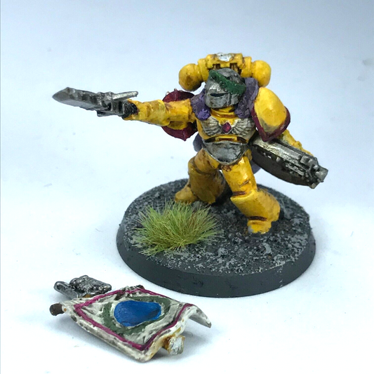 Imperial Fists Captain Space Marines - Painted - Warhammer 40K C3311