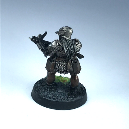 Uruk Hai with Crossbow - LOTR Warhammer Lord of the Rings Painted Metal X4379