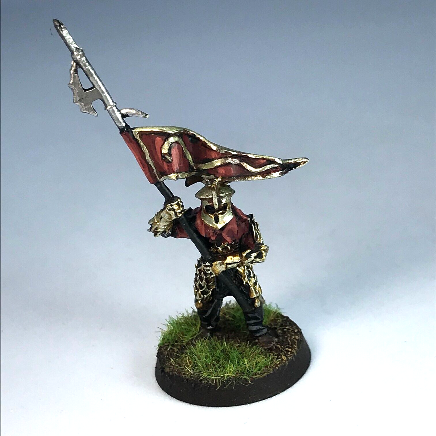 Easterling Standard Bearer - Warhammer / Lord of the Rings Painted Metal X2491