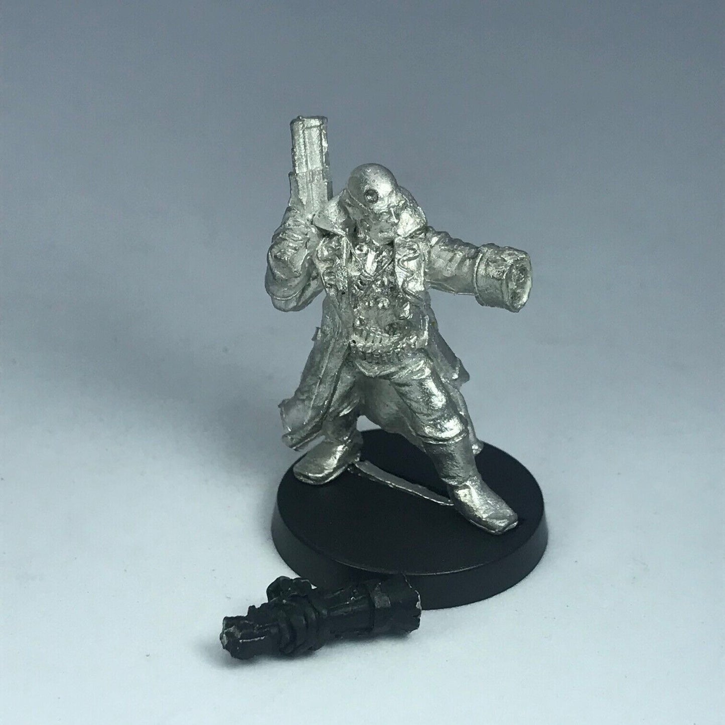 Metal Classic Necromunda Ganger (missing hand) - Necromunda Games Workshop X9492