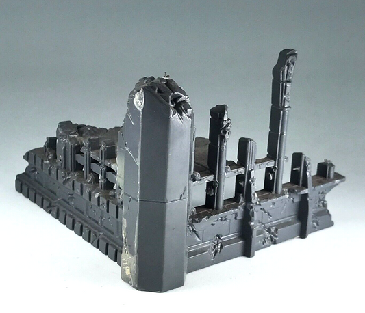 Classic 40K Urban Gothic Scenery Building with Floor Terrain Warhammer 40K C1318