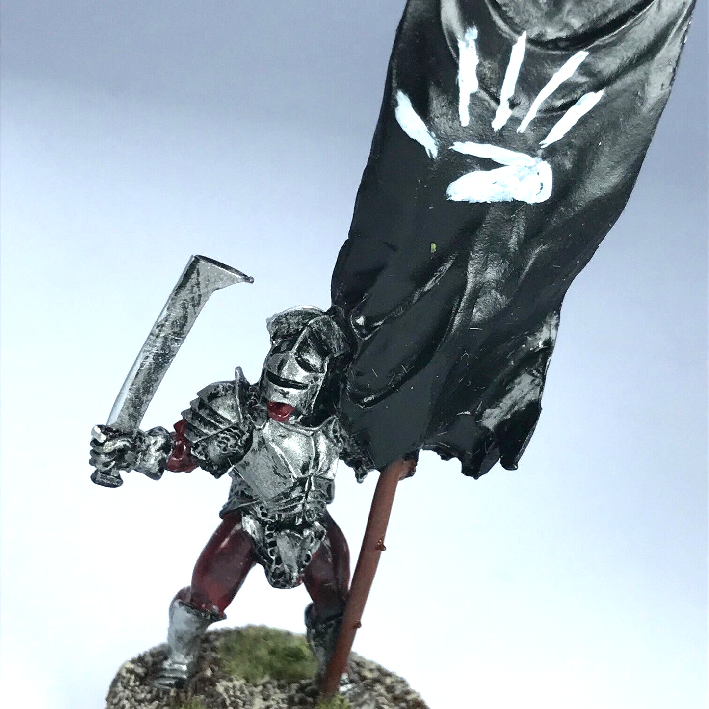 Uruk Hai Standard Bearer - Painted - Warhammer / Lord of the Rings C2660