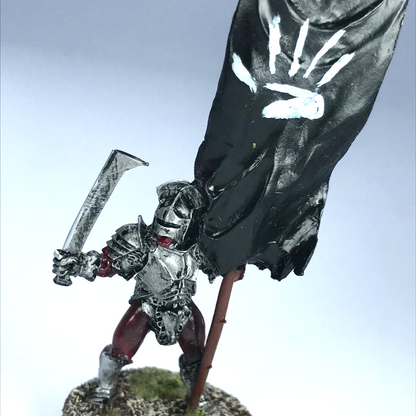 Uruk Hai Standard Bearer - Painted - Warhammer / Lord of the Rings C2660