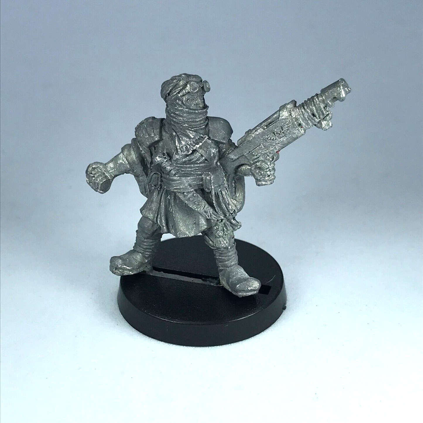 Tallarn Desert Raider Throwing Grenade Imperial Guard - Warhammer 40K X12414