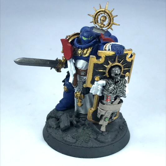 Captain with Relic Shield Ultramarines Space Marines - Warhammer 40K C3812