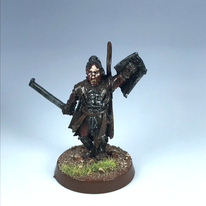 Lurtz Uruk Hai Captain - LOTR Warhammer / Lord of the Rings Painted Metal X13104