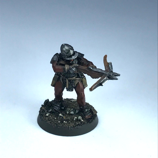 Uruk Hai with Crossbow - LOTR Warhammer Lord of the Rings Painted Metal X13126