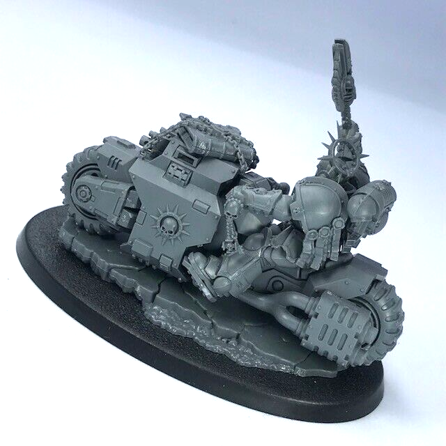 Primaris Chaplain on Bike Space Marines Built & Unpainted - Warhammer 40K C3134