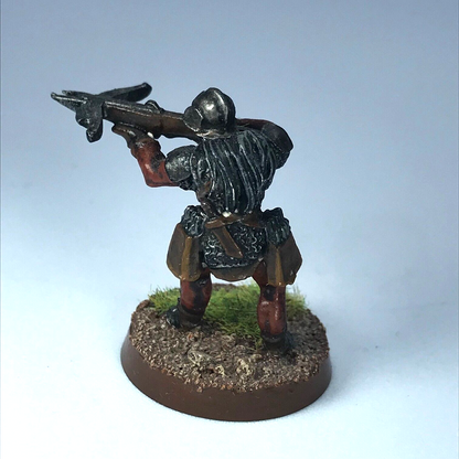 Uruk Hai with Crossbow - LOTR Warhammer Lord of the Rings Painted Metal X4798