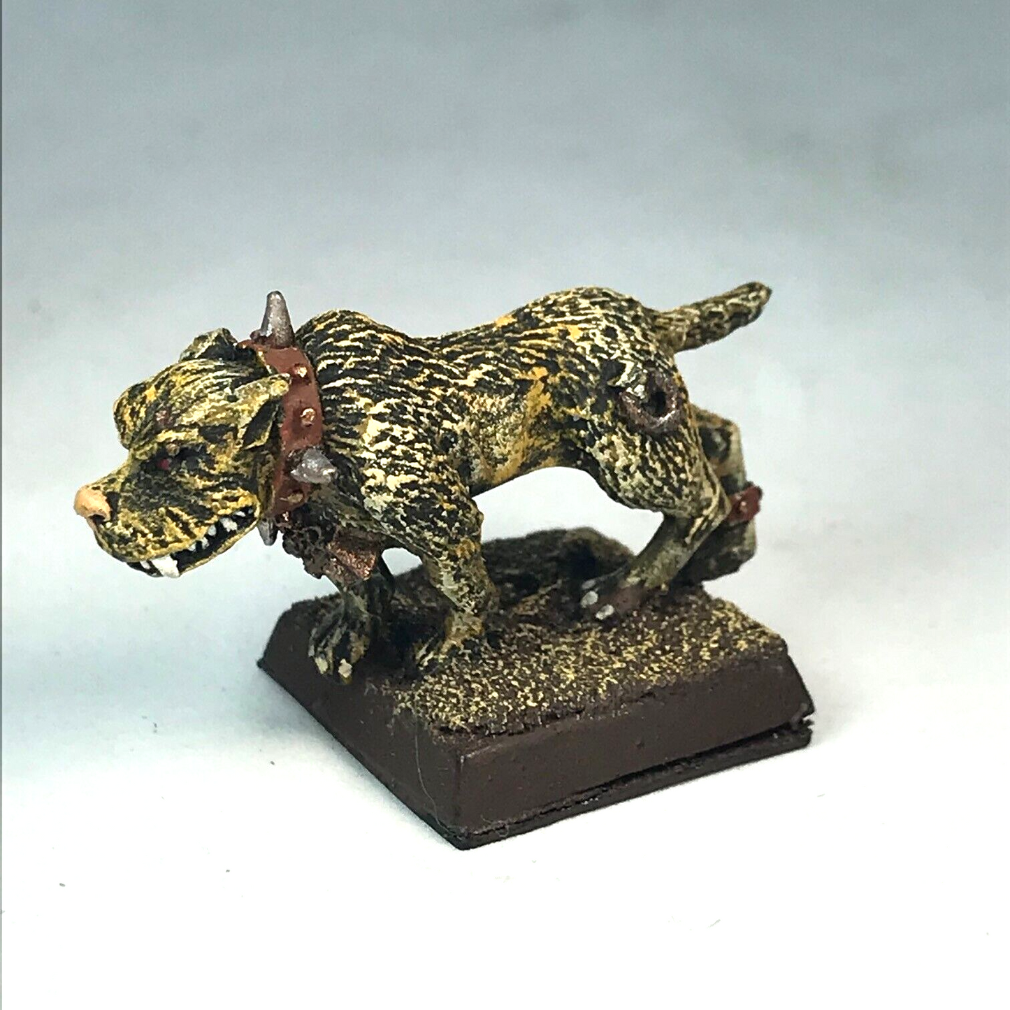 Mordheim Witch Hunters Dog - Painted - Warhammer Fantasy Metal Classic X9367