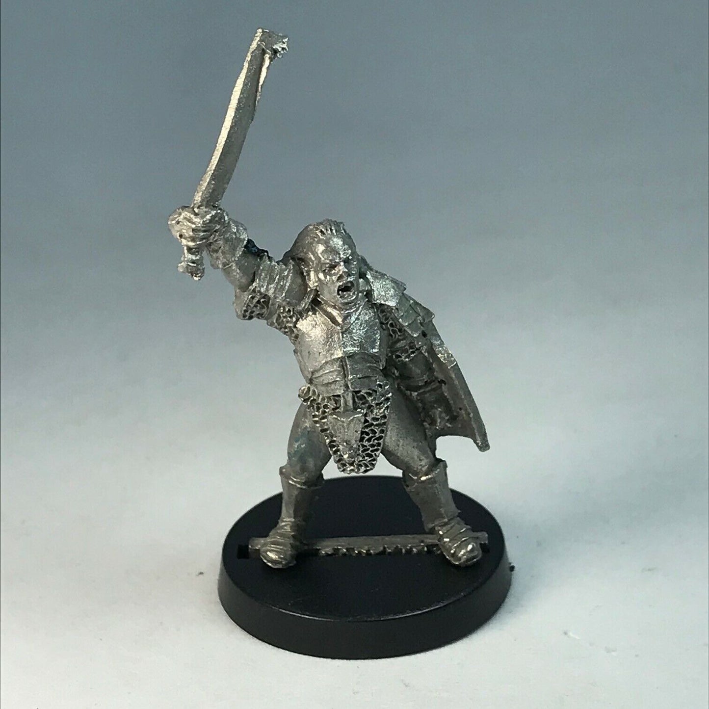 Metal Uruk Hai Captain Command LOTR - Warhammer / Lord of the Rings X4254