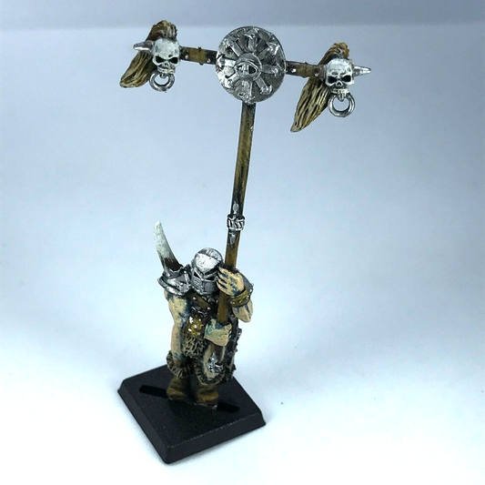 Classic Metal Chaos Marauder Standard Bearer Command - Warhammer Fantasy X8397