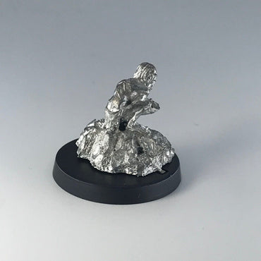 Gollum on Rock LOTR - Warhammer / Lord of the Rings Metal X740