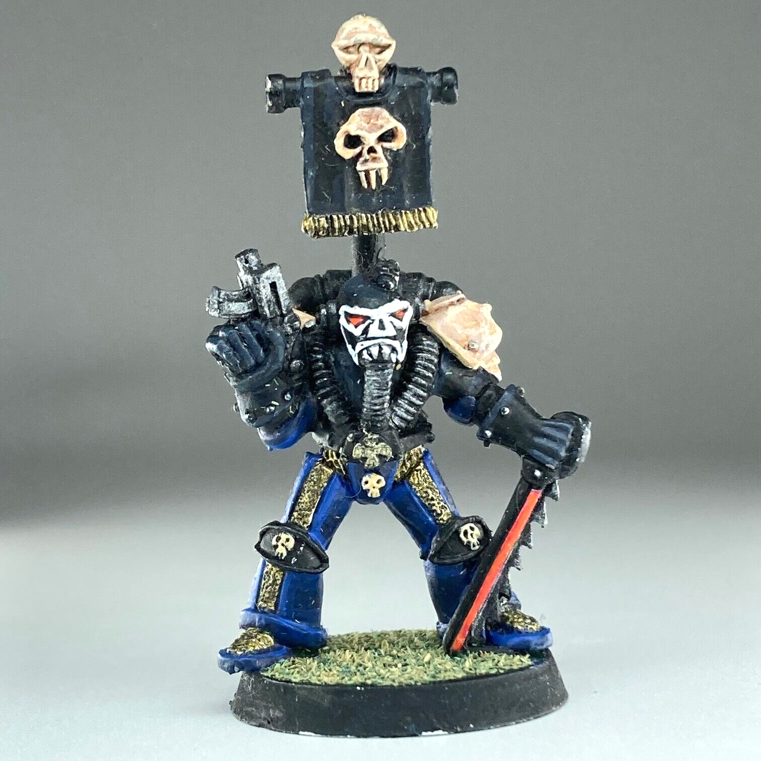 Ultramarine space marine chaplain rogue trader - painted warhammer 40k x12823