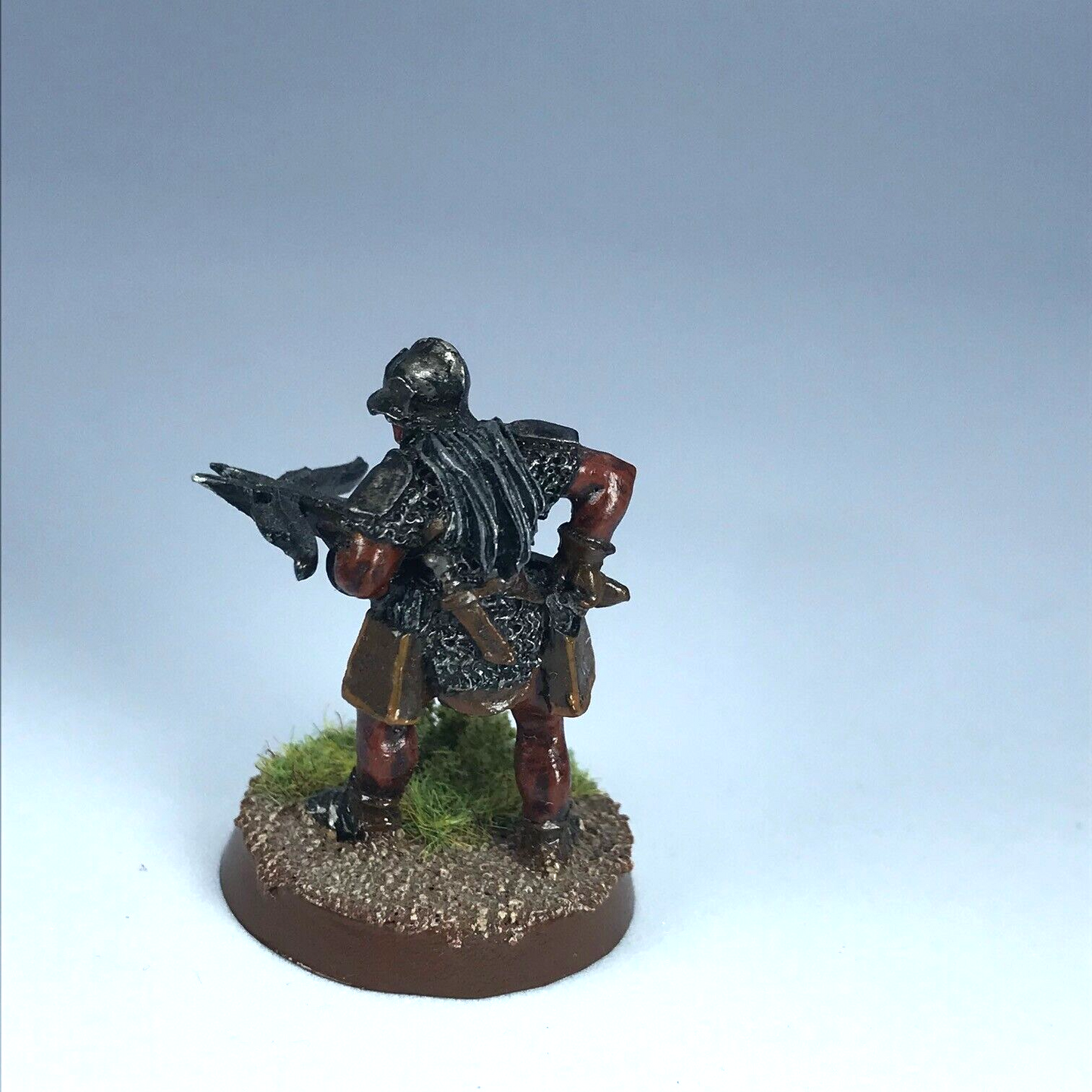 Uruk Hai with Crossbow - LOTR Warhammer Lord of the Rings Painted Metal X12138