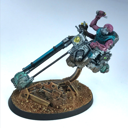 Genestealer Cults Character on Hover Bike - Painted - Warhammer 40K C4002