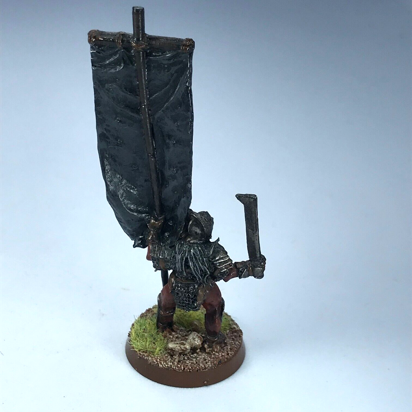 Uruk Hai Standard Bearer - Painted - LOTR / Warhammer / Lord of the Rings C4580