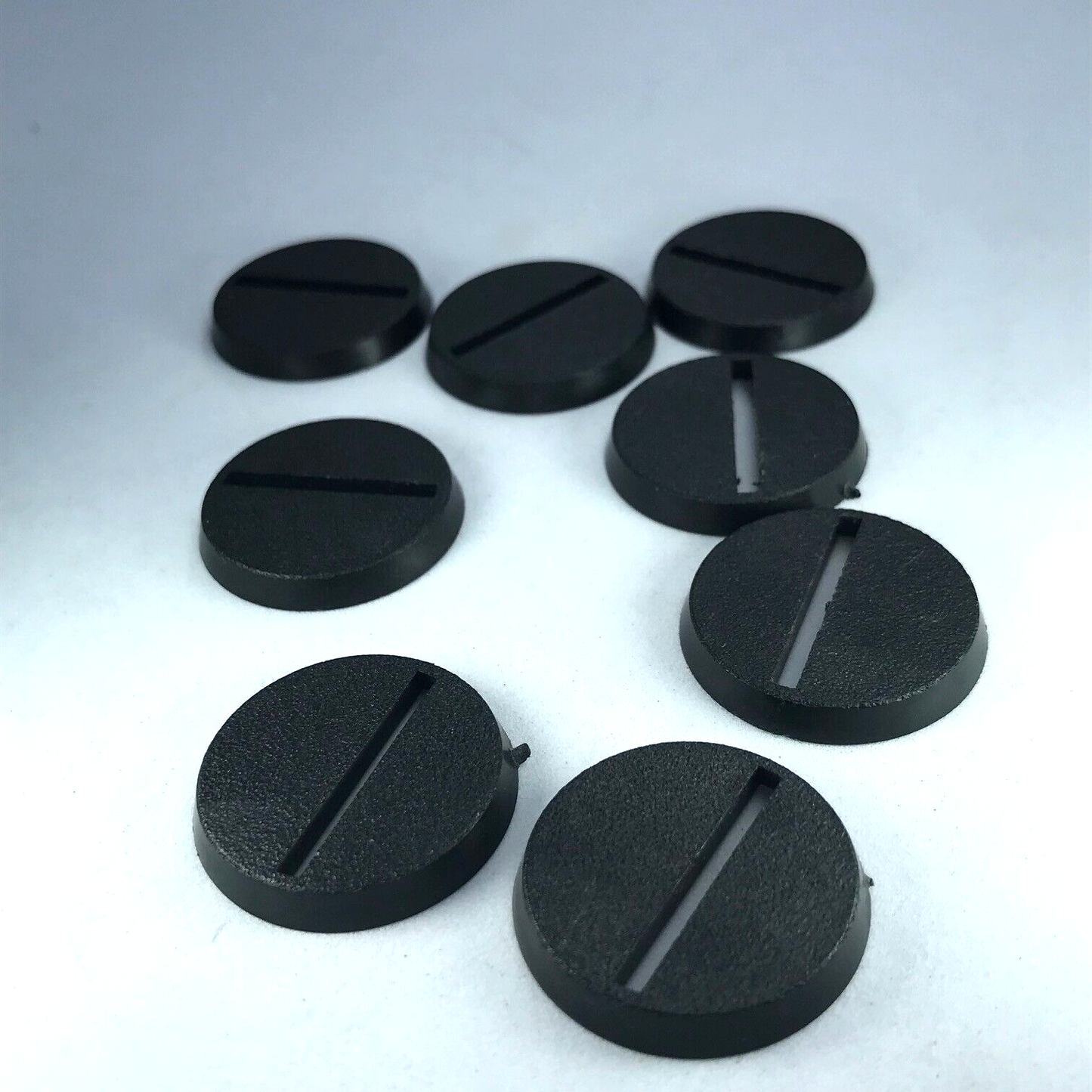 X8 Original GW 2003 25mm Round Bases Slotted Slotta - Warhammer 40K / LOTR X9760