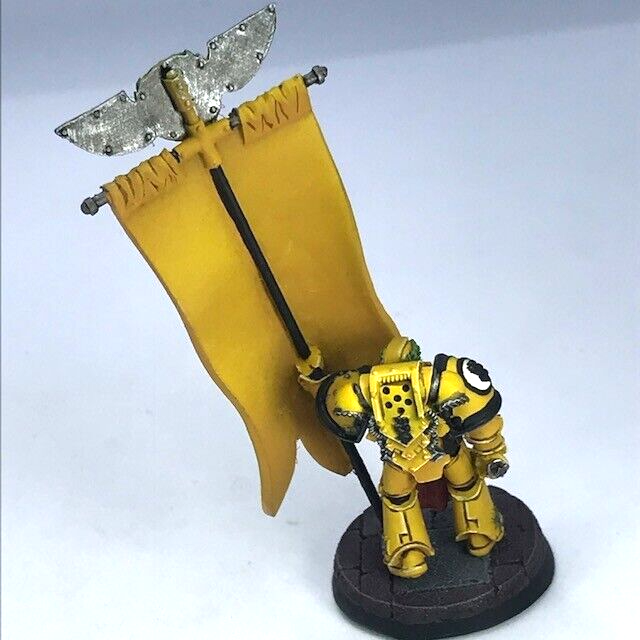 Imperial Fists - Legion Command Standard Bearer - Warhammer 30K C4771