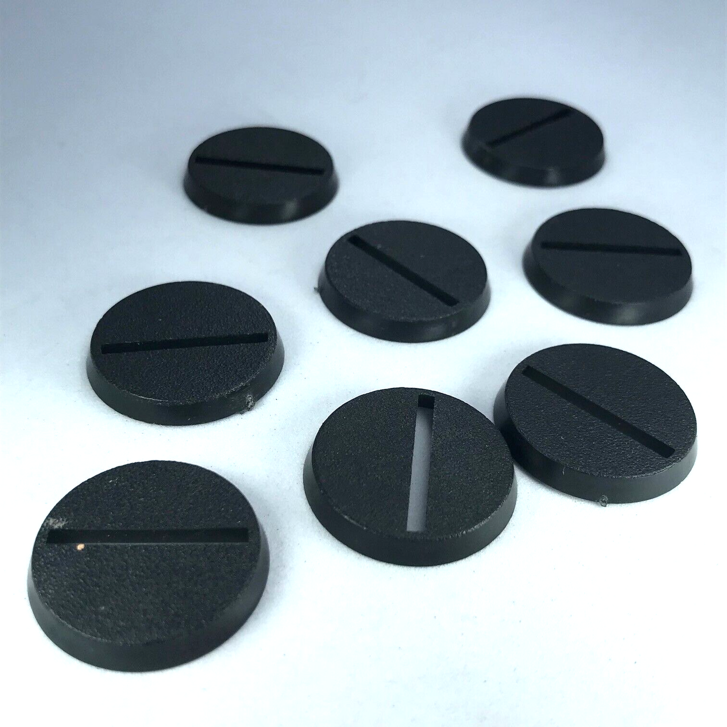 X8 Original GW 2003 25mm Round Bases Slotted Slotta - Warhammer 40K / LOTR X2342