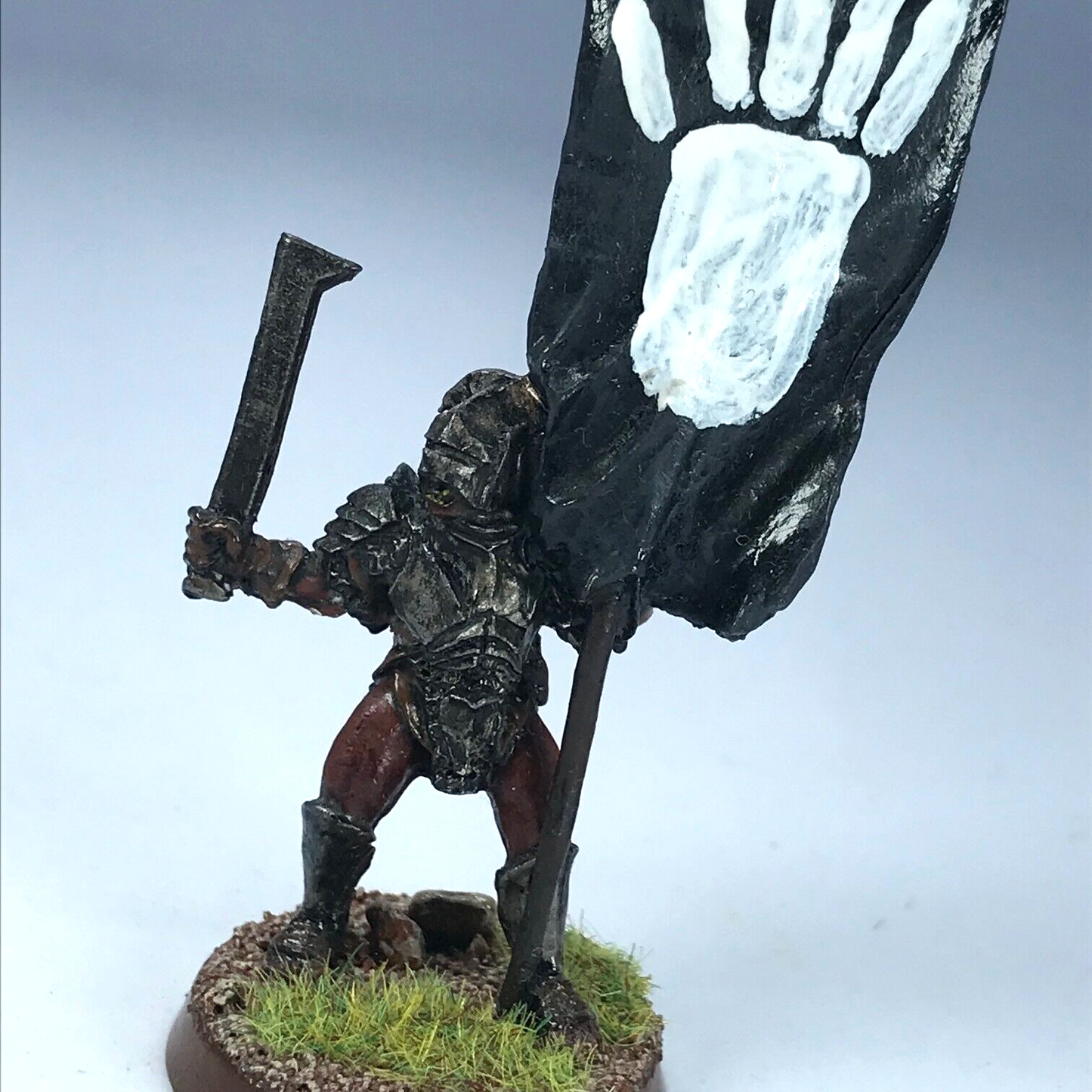 Uruk Hai Standard Bearer - Painted - LOTR / Warhammer / Lord of the Rings C4580