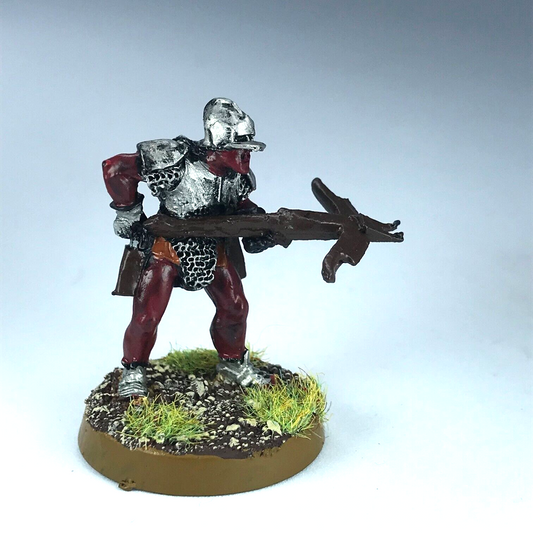 Metal Uruk Hai with Crossbow - LOTR / Warhammer / Lord of the Rings X11900