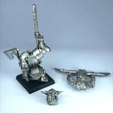 Black Orc Standard Bearer Orcs & Goblins Warhammer Fantasy Classic Metal X9811