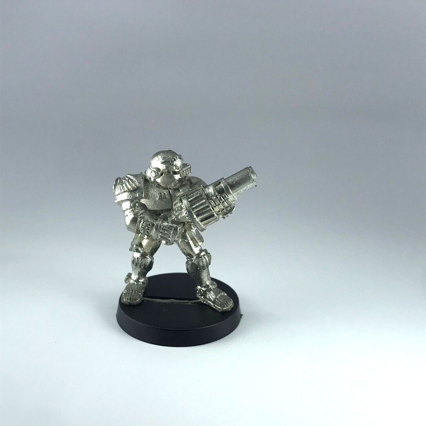 Adeptus Arbites with Grenade Launcher - Necromunda Warhammer Classic Metal X8151