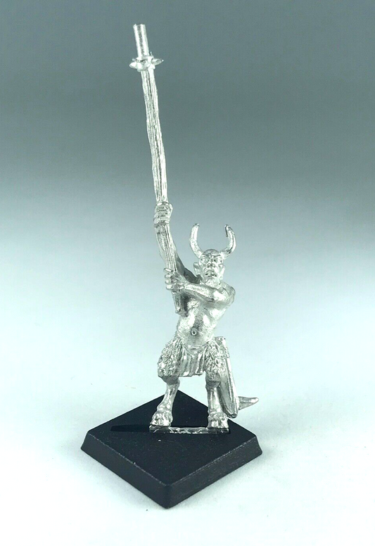 Classic Metal Chaos Ungor Standard Bearer Beastmen - Warhammer Fantasy X1724