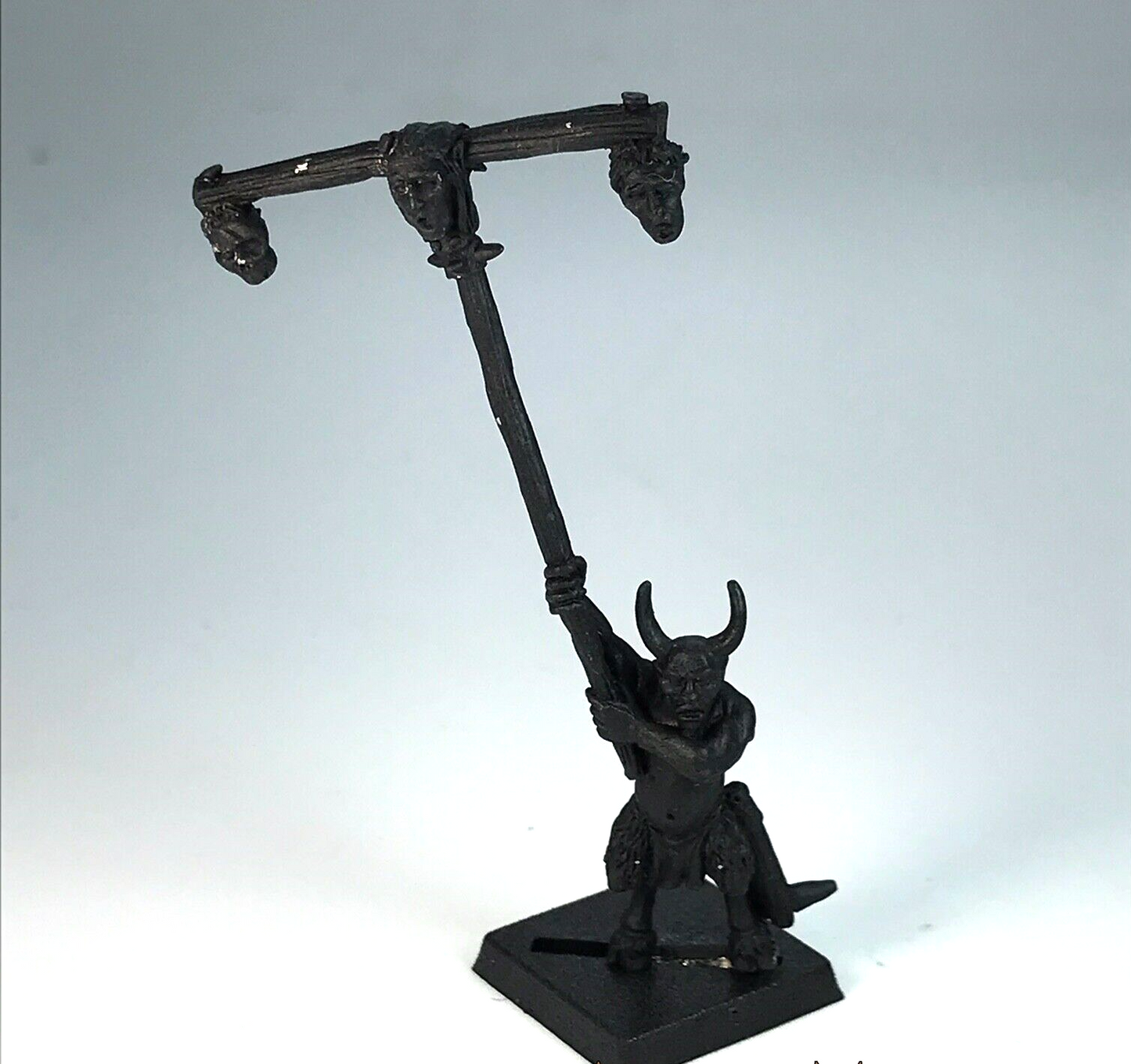 Ungor Standard Bearer Beastmen Warhammer Fantasy Classic Metal GW X2549