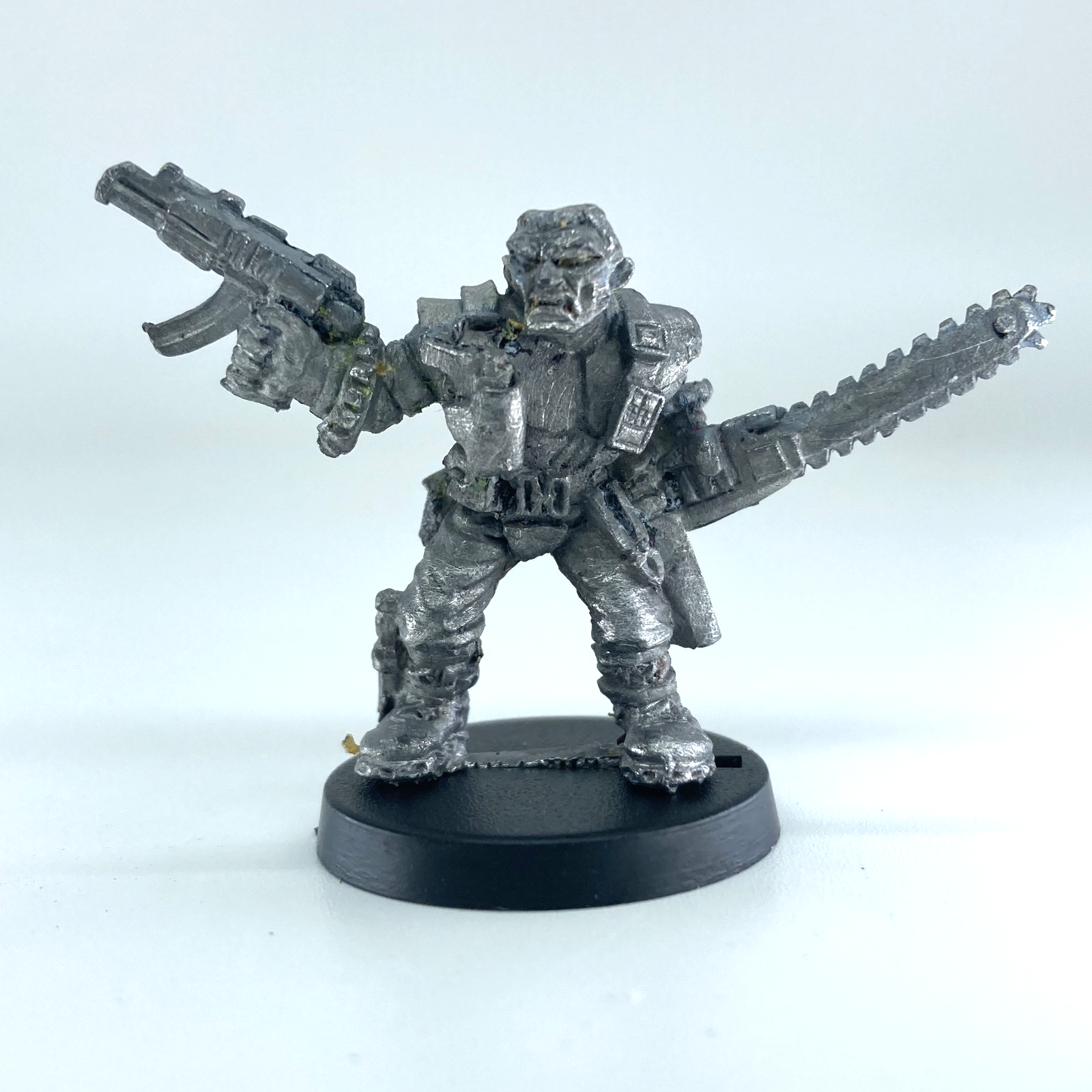 Imperial army trooper with chainsaw - rogue trader - warhammer 40k metal x19534