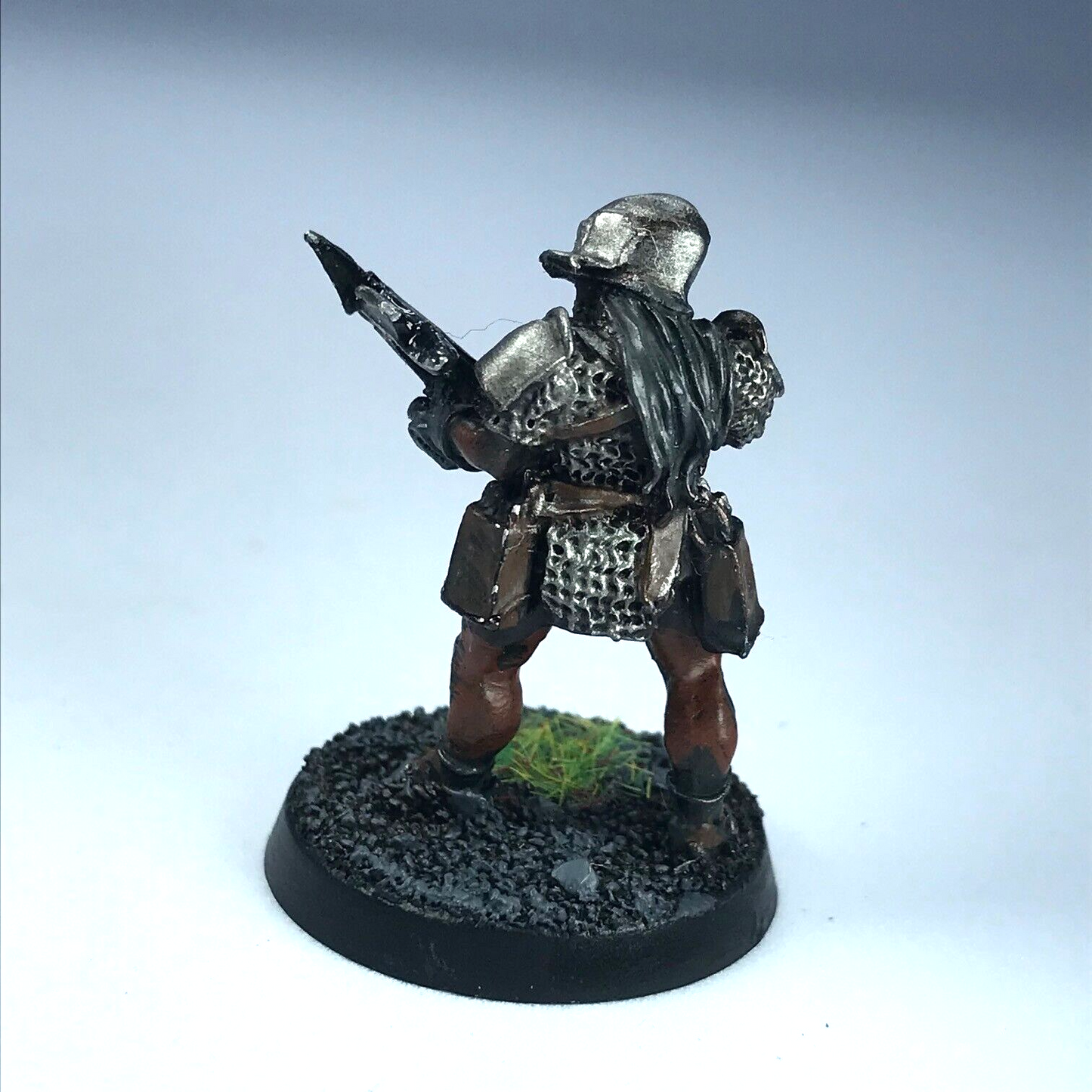 Uruk Hai with Crossbow - LOTR Warhammer Lord of the Rings Painted Metal X4378