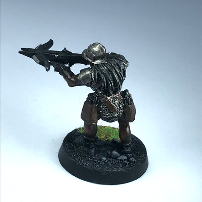 Uruk Hai with Crossbow - LOTR Warhammer Lord of the Rings Painted Metal X10916