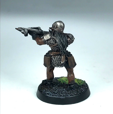 Uruk Hai With Crossbow LOTR - Warhammer / Lord of the Rings Painted Metal X6463