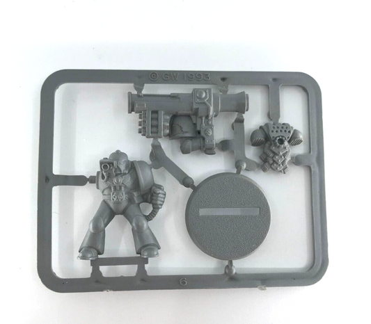 Space Marines Trooper on Sprue - Warhammer 40K Games Workshop Classic C4246