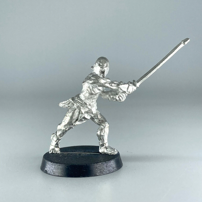 Berserker Uruk Hai - Isengard - Warhammer / Lord of the Rings Metal X3655