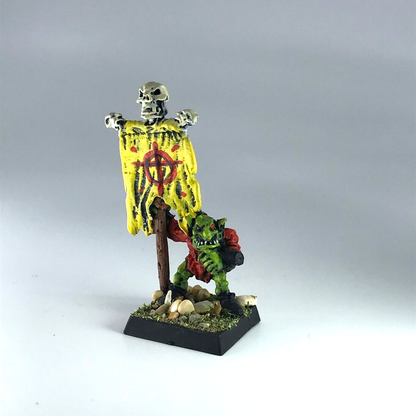 Goblin Standard Bearer Orcs & Goblins - Citadel Warhammer Classic Metal X1200